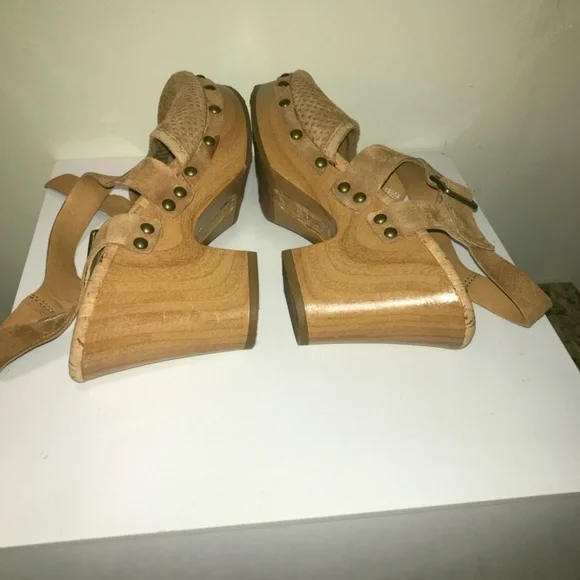 Korks ABLOOM studded perforated suede leather shoes - Picture 8 of 16